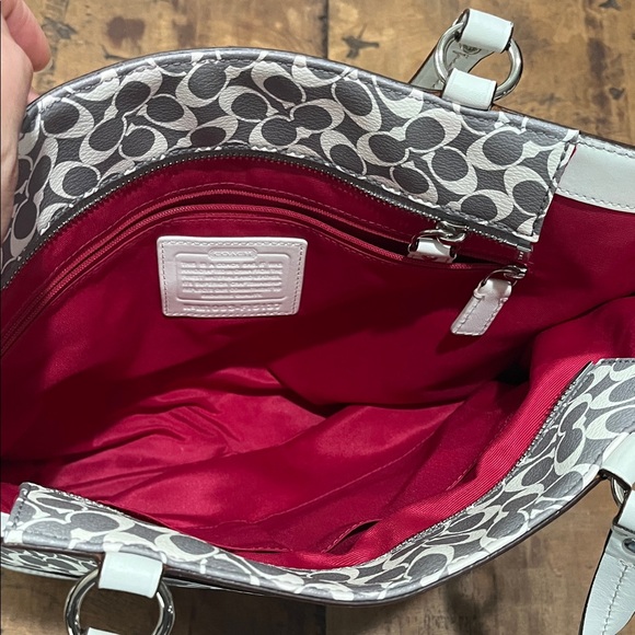 Coach Gray and White Shoulder Bag - Picture 10 of 10
